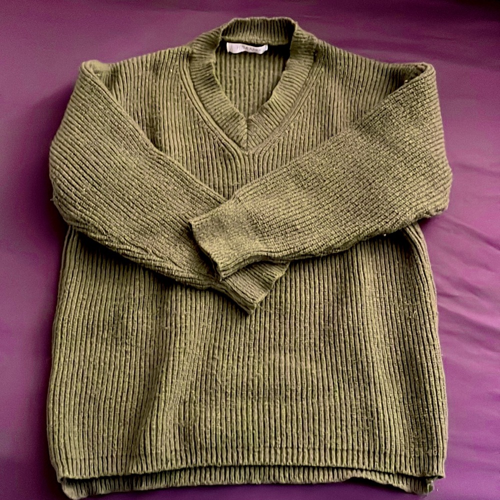 Jon & Anna olive green knit v-neck sweater - size medium